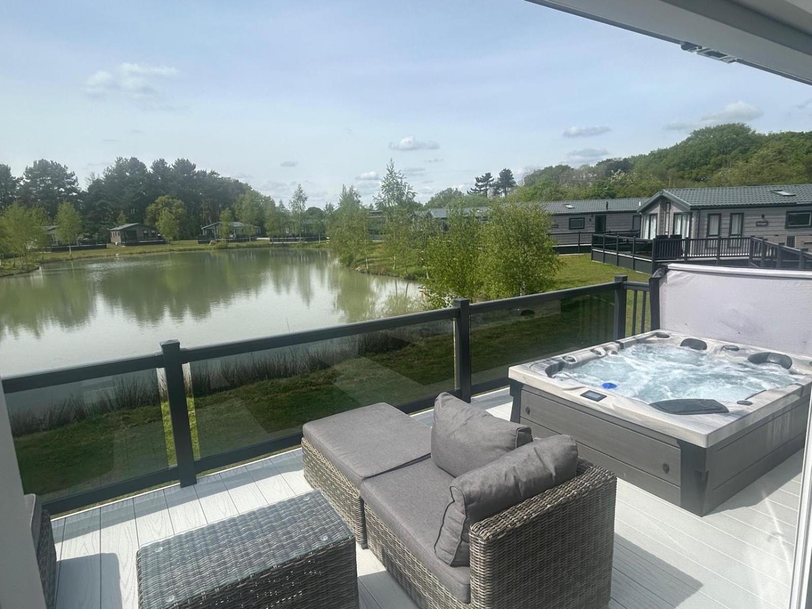 Hotchkin Lodge Woodhall Spa Ngoại thất bức ảnh