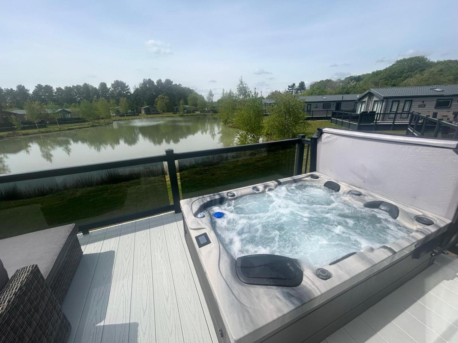 Hotchkin Lodge Woodhall Spa Ngoại thất bức ảnh